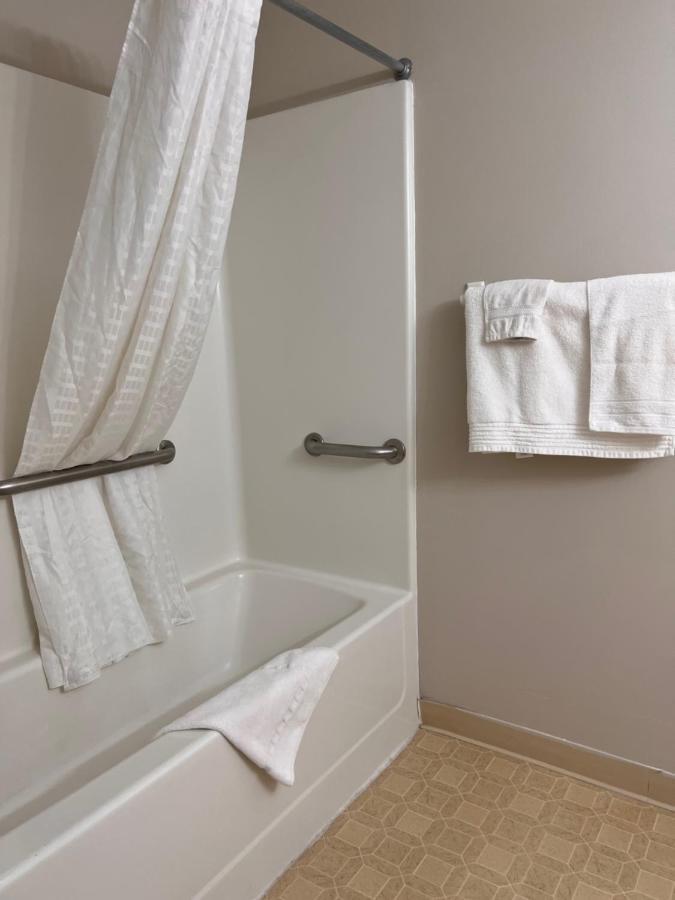 Oswego Inn מראה חיצוני תמונה