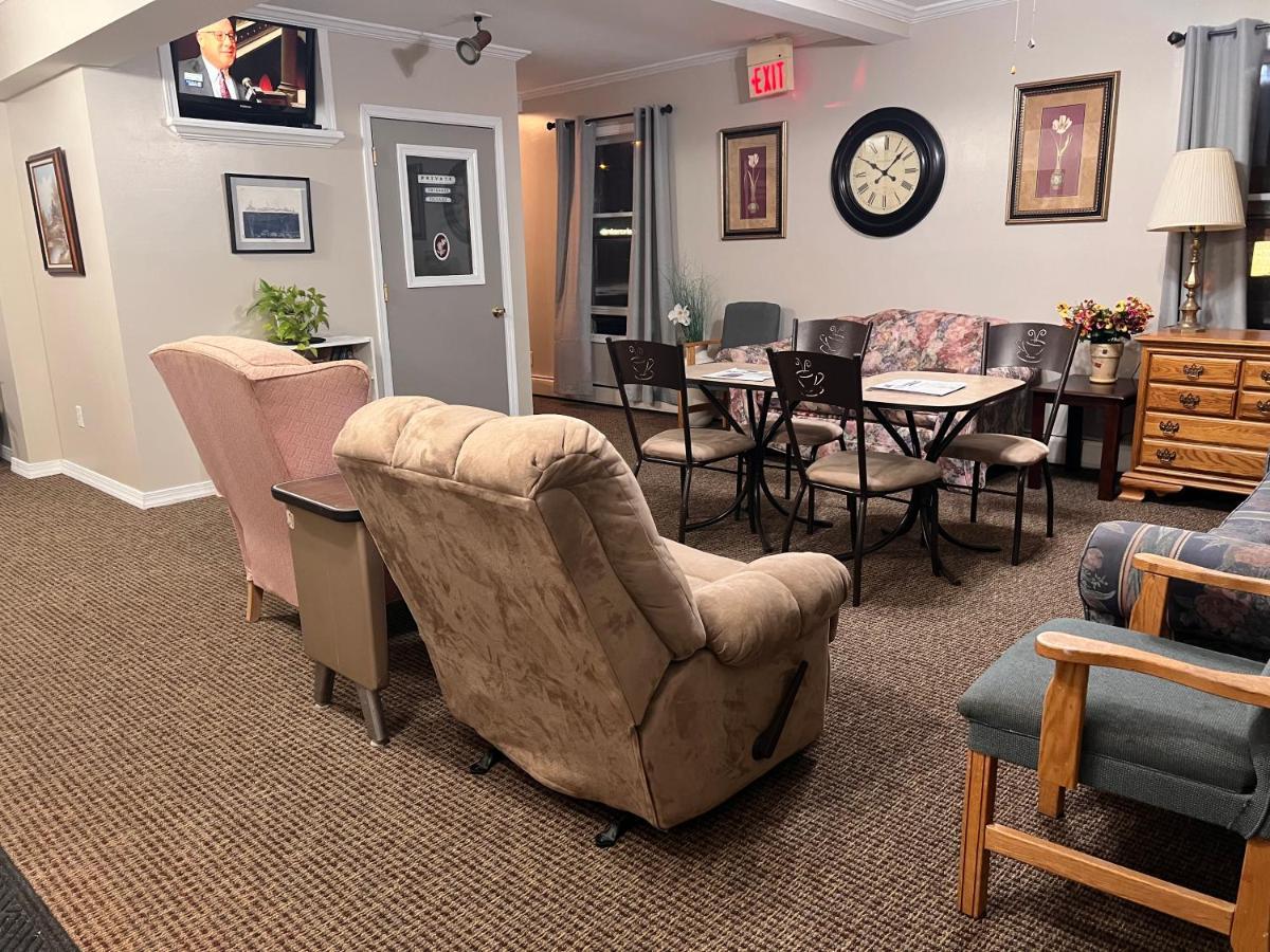 Oswego Inn מראה חיצוני תמונה